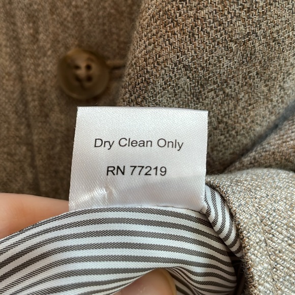 Joseph Abboud Men’s Vest - Picture 6 of 7